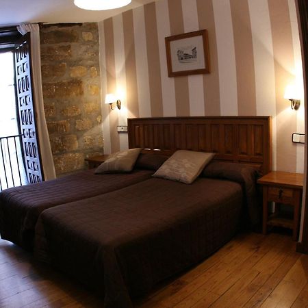 Posada Santa Juliana Santillana del Mar Buitenkant foto