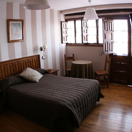 Posada Santa Juliana Santillana del Mar Buitenkant foto